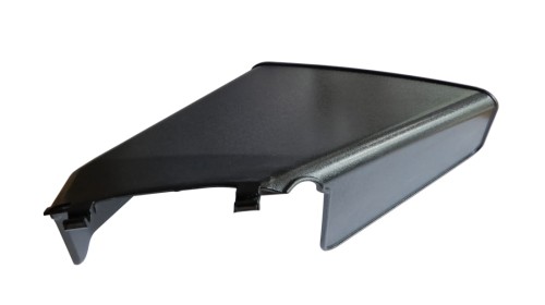 671381001 Osłona wyrzutnika bocznego kosiarki spalinowej Makita PM-46S. PLM4618