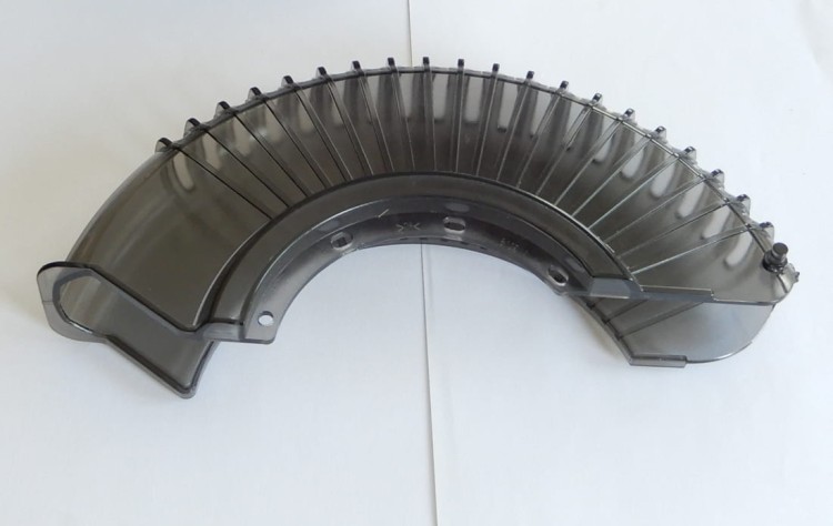 1004765-95 Osłona dolna ukośnicy Black & Decker BES 700