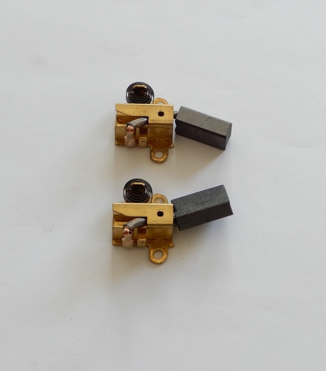 Oryginalne szczotki węglowe 1004774-74 młotowiertarki 3-funkcyjnej Black&Decker BEHS03