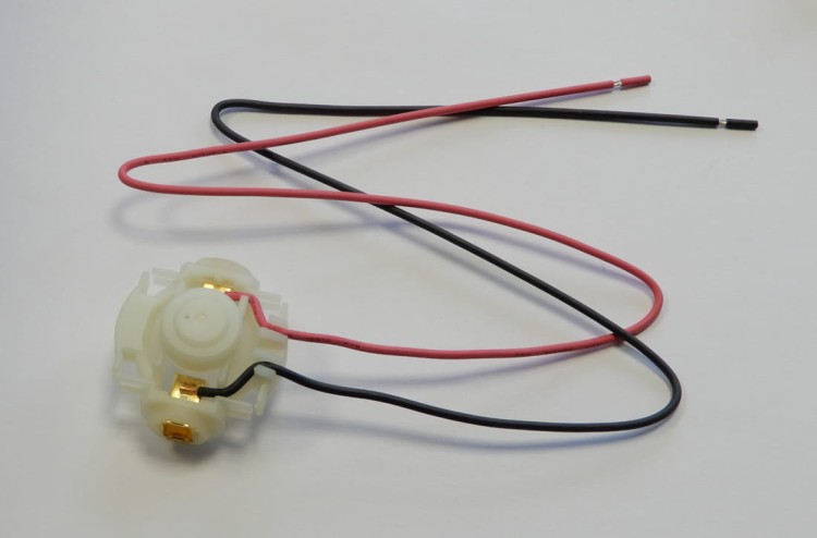 638925-4 Szczotkotrzymacz akumulatorowej przecinarki do metalu Makita DCS 550