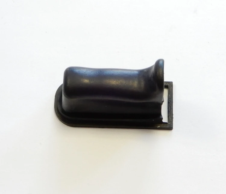 424111-1 Osłona włącznika młotowiertarki Makita BHR202. BHR241. DHR202. DHR241