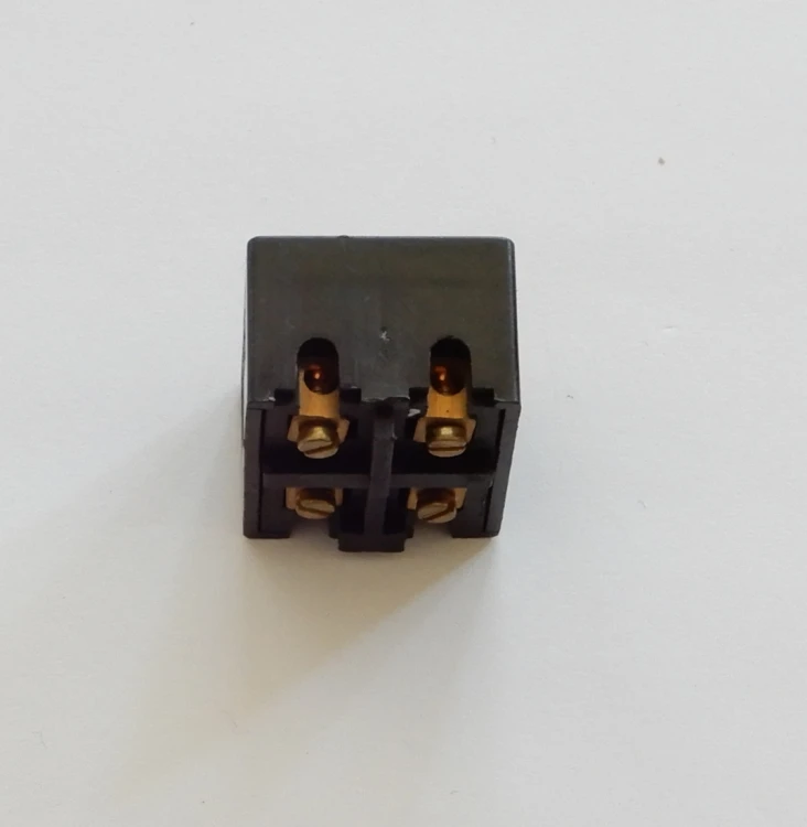 CW64 / 569159-00 Wyłącznik (zamiennik) szlifierki kątowej Black&Decker CD105. CD115